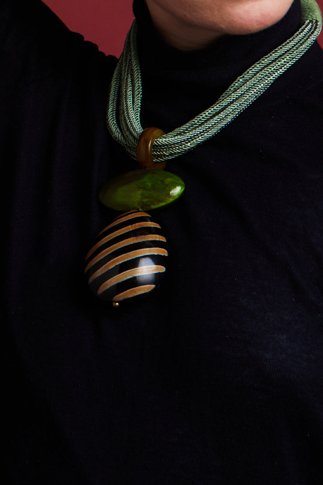 Makia Necklace - Green Boa