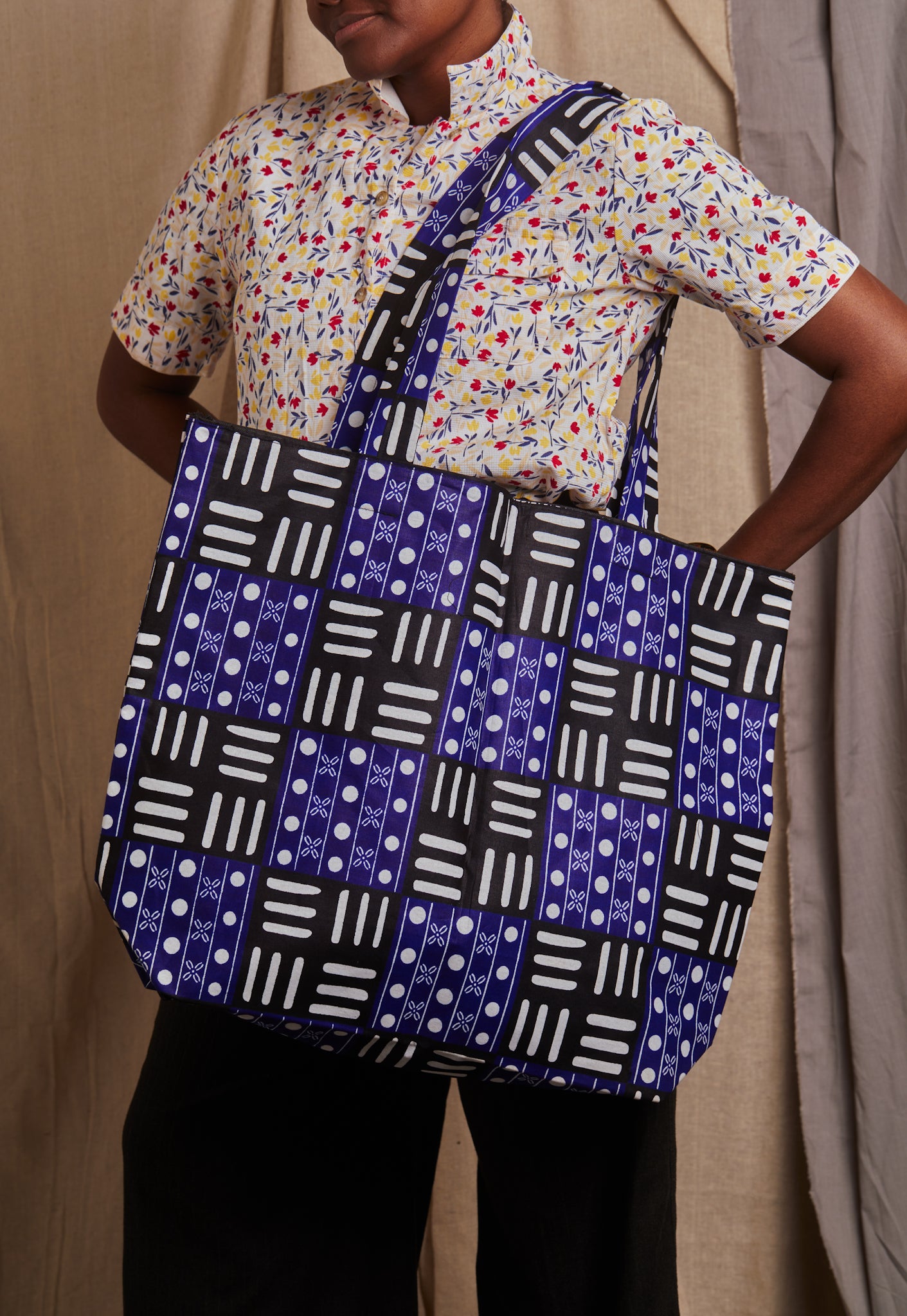 Maxi Dak Tote- Blue Check - Cece Finery