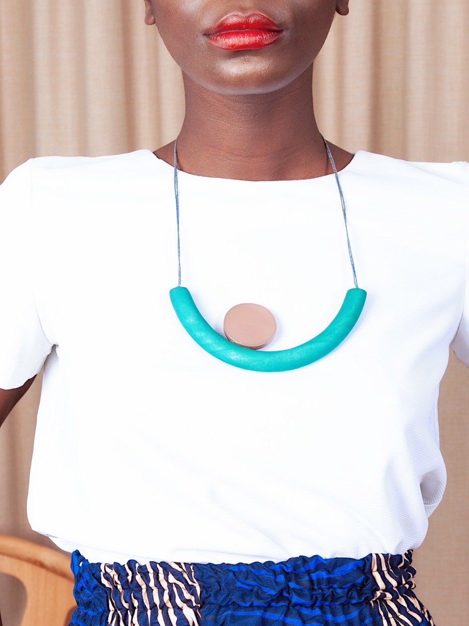 ALOU SEMI CIRCULAR WOODEN NECKLACE - Cecefinery.com